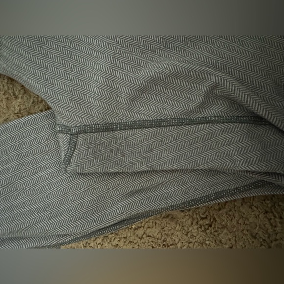 Lululemon size 2 leggings - Picture 3 of 5